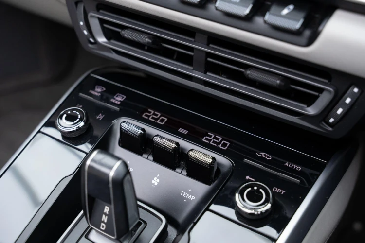 Vehicle Image 35
