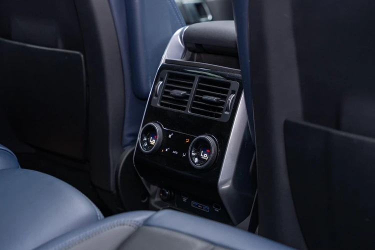Vehicle Image 36