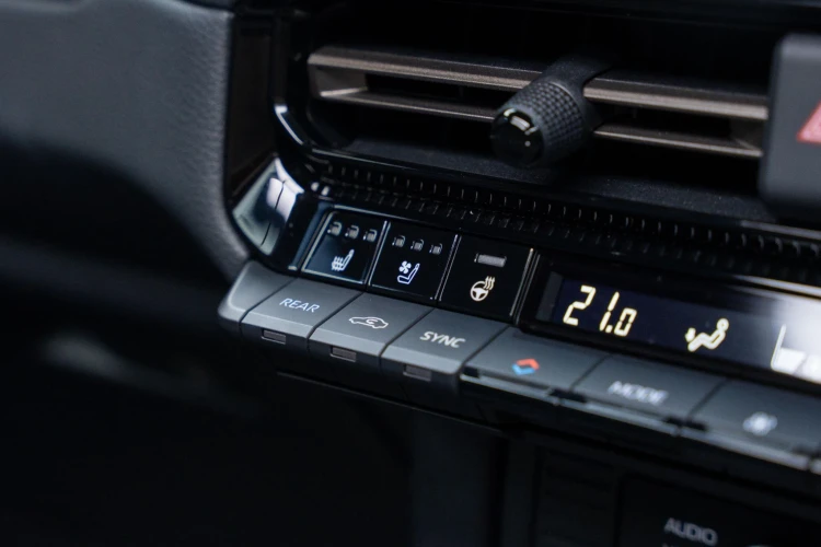 Vehicle Image 18
