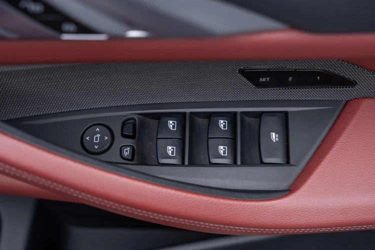Vehicle Image 36
