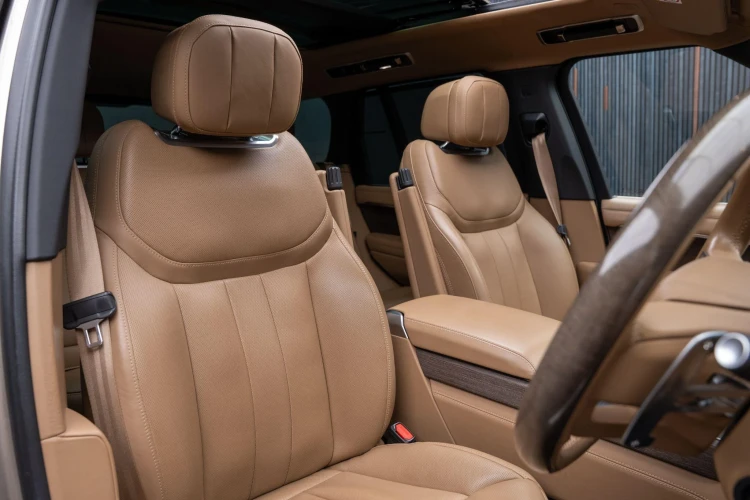 Vehicle Image 12