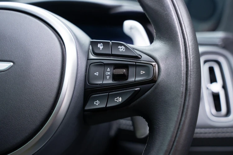 Vehicle Image 30