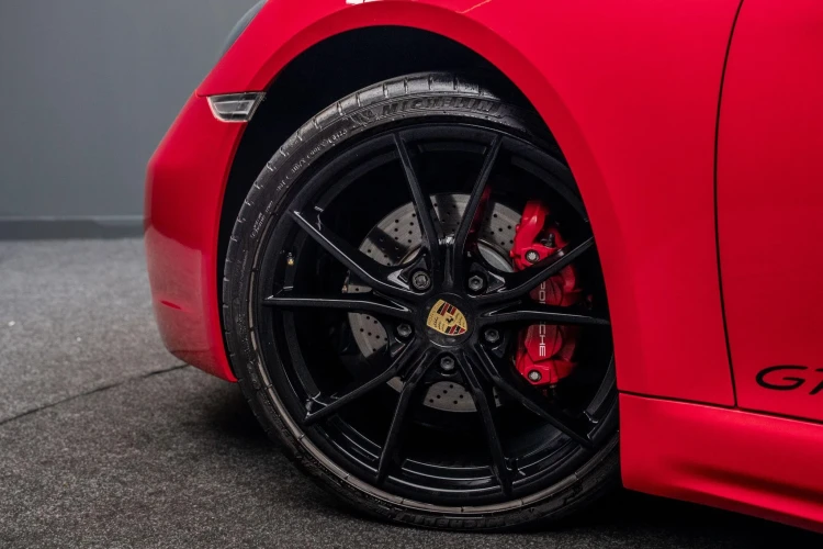 Vehicle Image 13