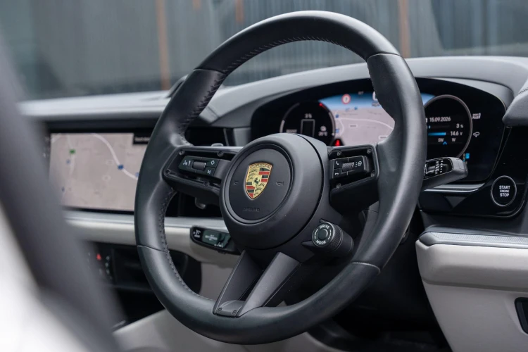Vehicle Image 37