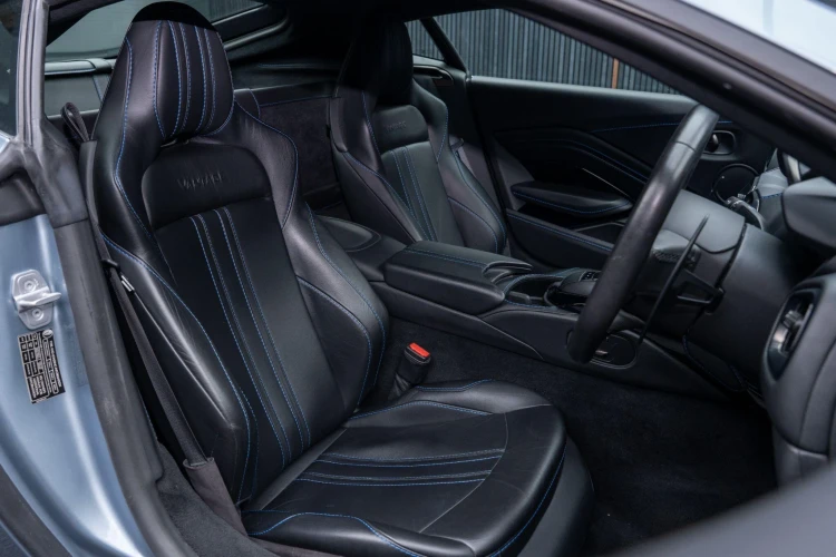 Vehicle Image 12