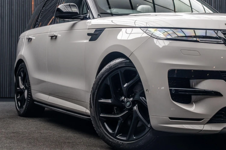 Vehicle Image 7