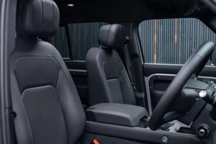 Vehicle Image 12