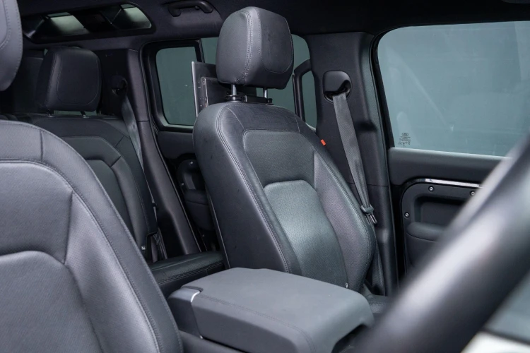 Vehicle Image 12