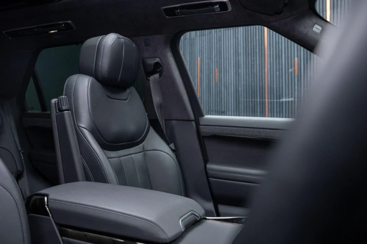 Vehicle Image 36