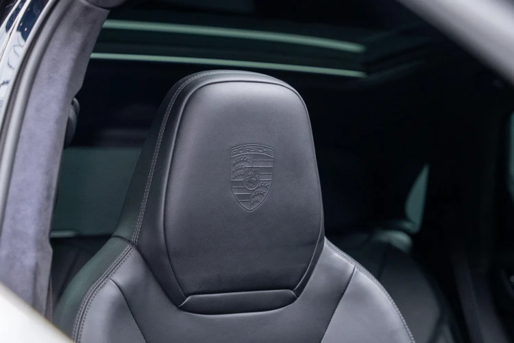 Vehicle Image 34