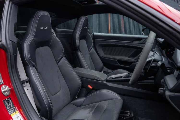 Vehicle Image 12