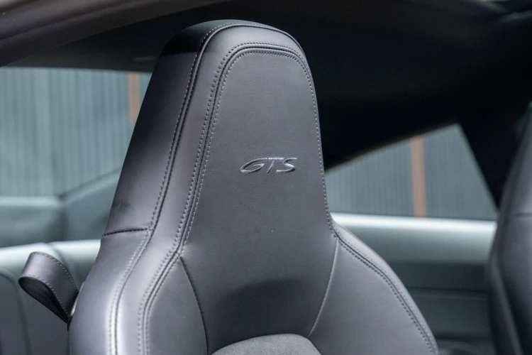 Vehicle Image 37