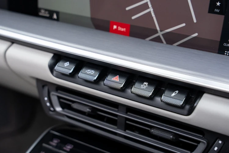 Vehicle Image 26