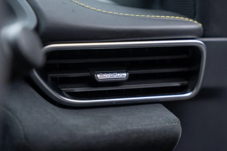 Vehicle Image 35