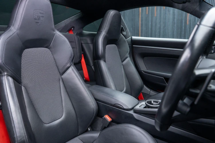 Vehicle Image 12