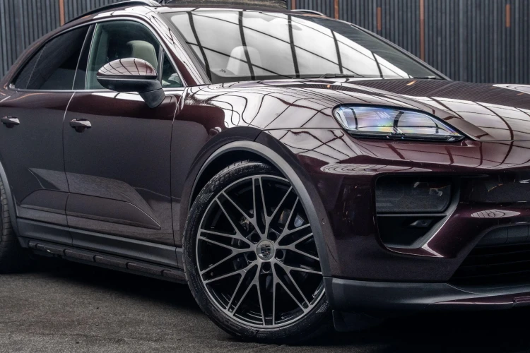 Vehicle Image 7