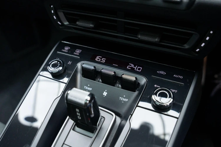 Vehicle Image 36