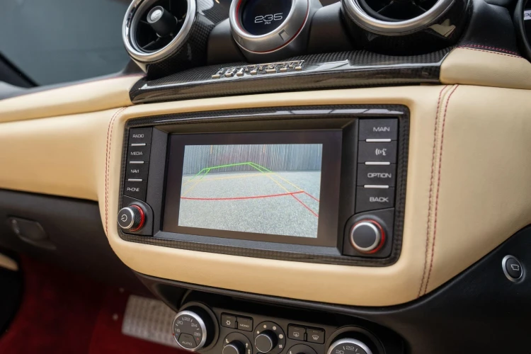 Vehicle Image 8