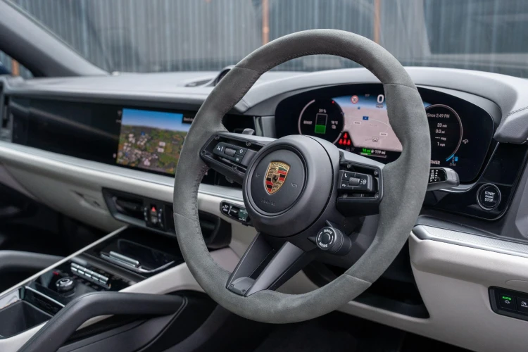 Vehicle Image 4