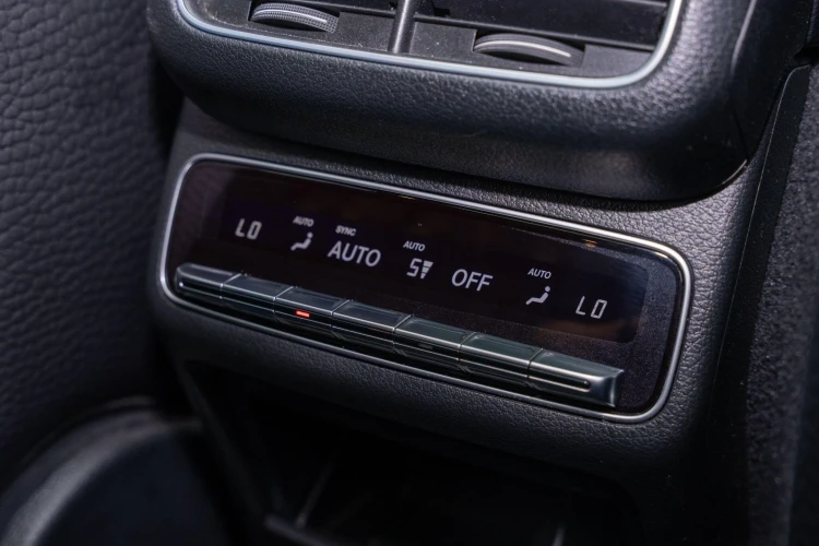 Vehicle Image 40