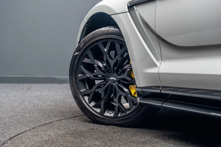 Vehicle Image 13