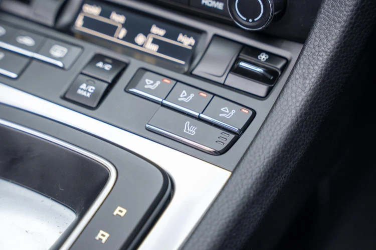 Vehicle Image 22