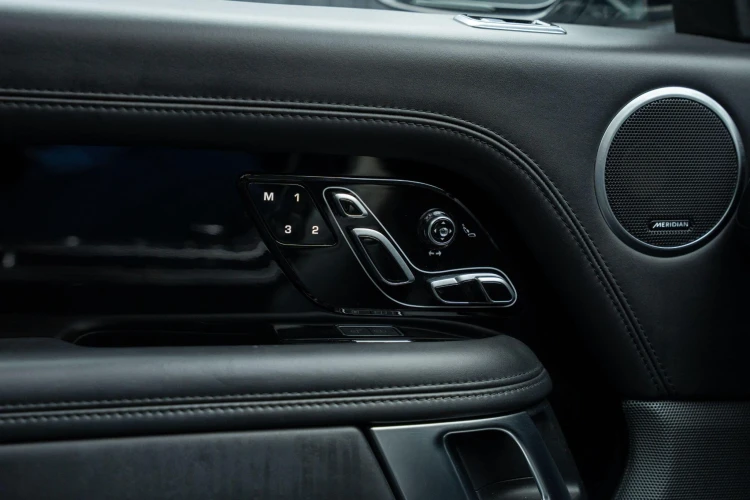 Vehicle Image 30