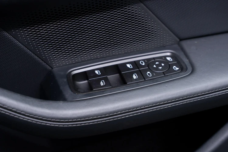 Vehicle Image 33