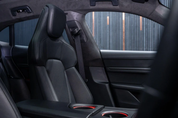 Vehicle Image 45