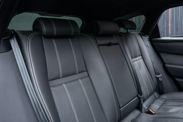 Vehicle Image 14