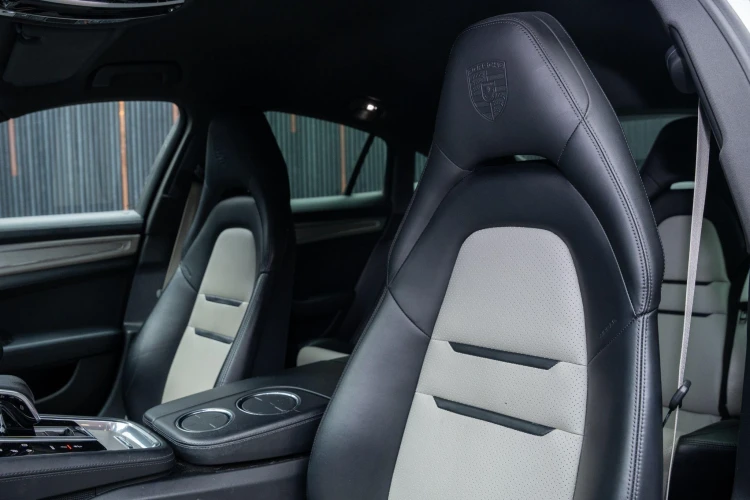 Vehicle Image 36