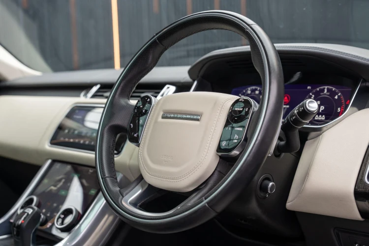 Vehicle Image 21