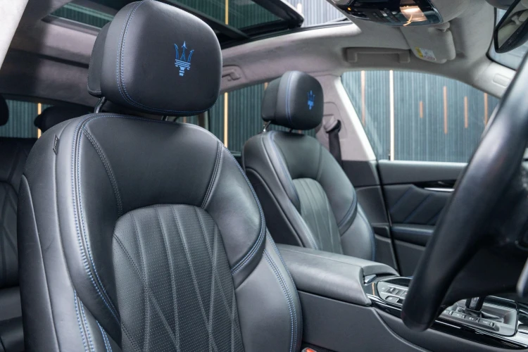 Vehicle Image 14
