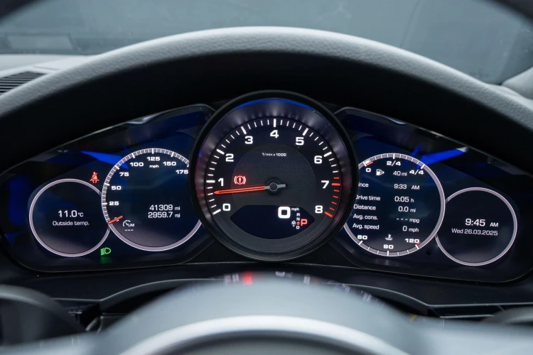 Vehicle Image 12