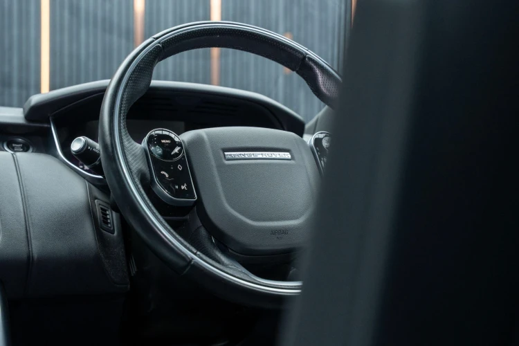 Vehicle Image 32