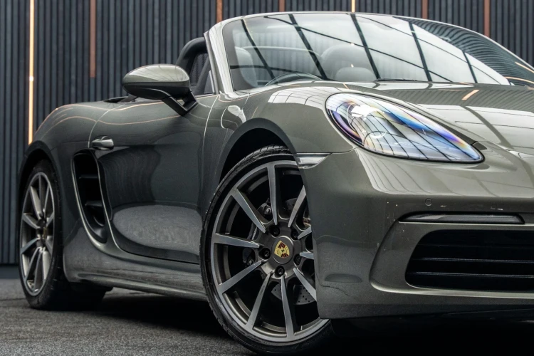 Vehicle Image 11