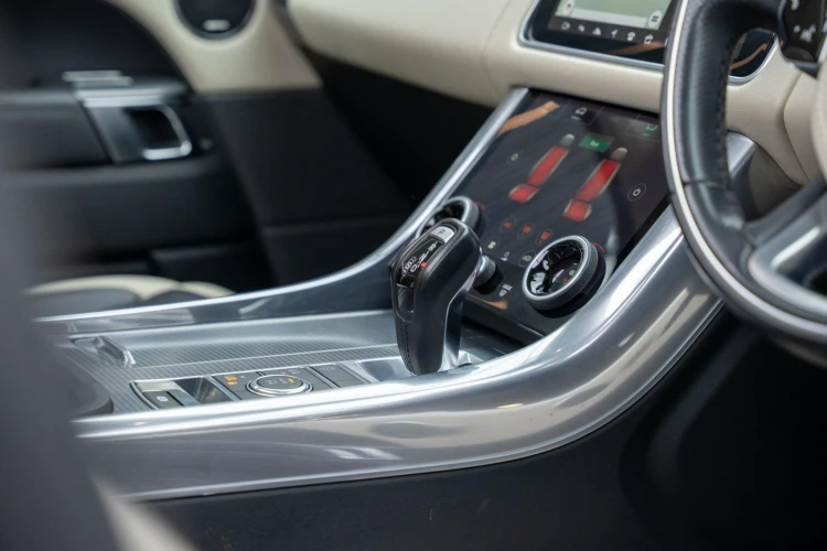 Vehicle Image 30