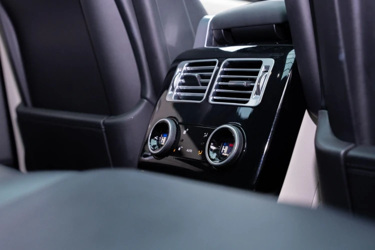 Vehicle Image 36