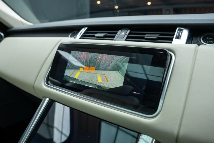 Vehicle Image 8