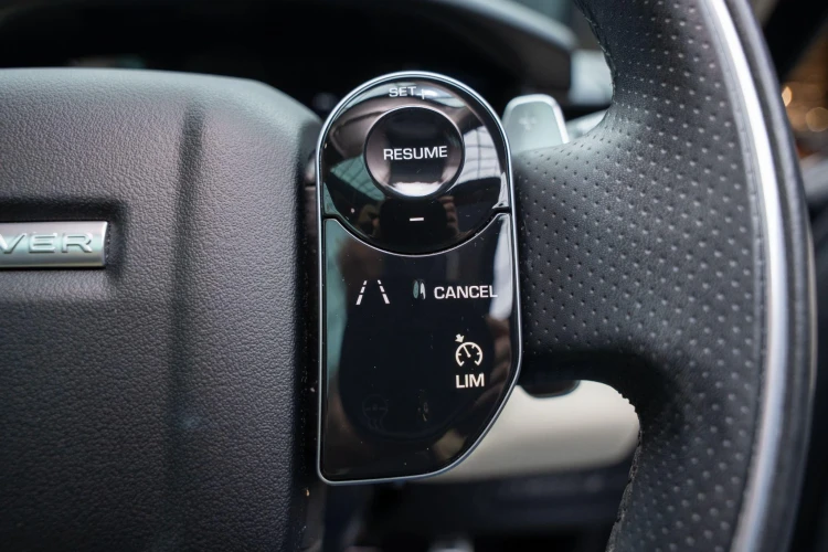 Vehicle Image 32