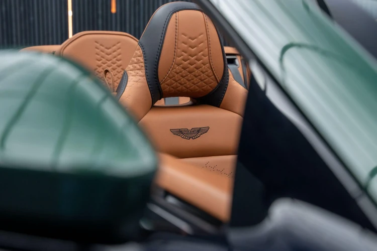 Vehicle Image 38
