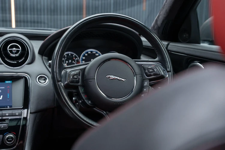 Vehicle Image 35