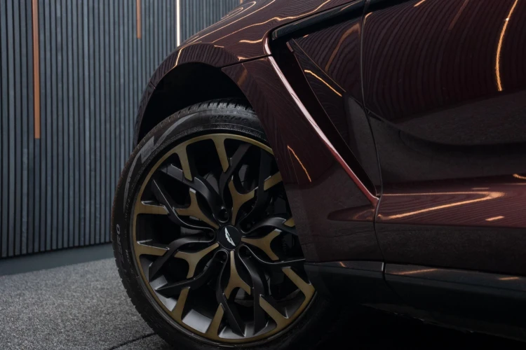 Vehicle Image 9