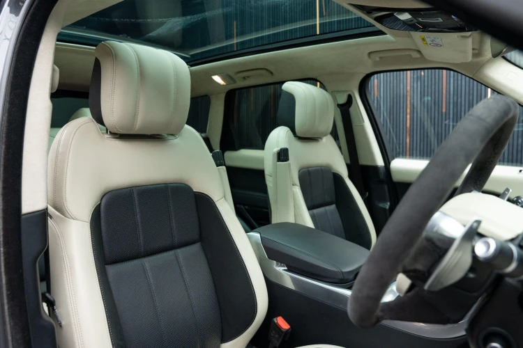 Vehicle Image 18