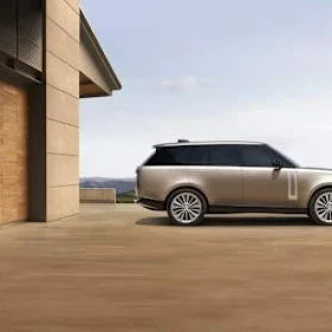 NEW RANGE ROVER WORLD PREMIERE