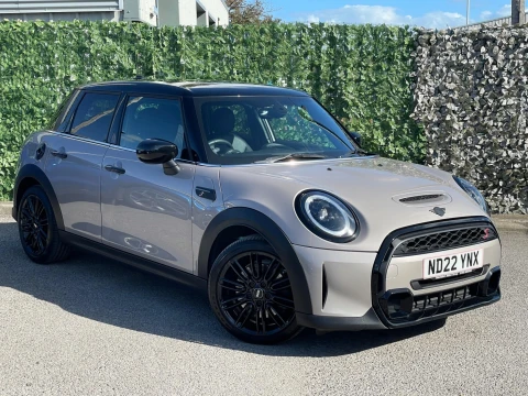 Mini Hatch 2022