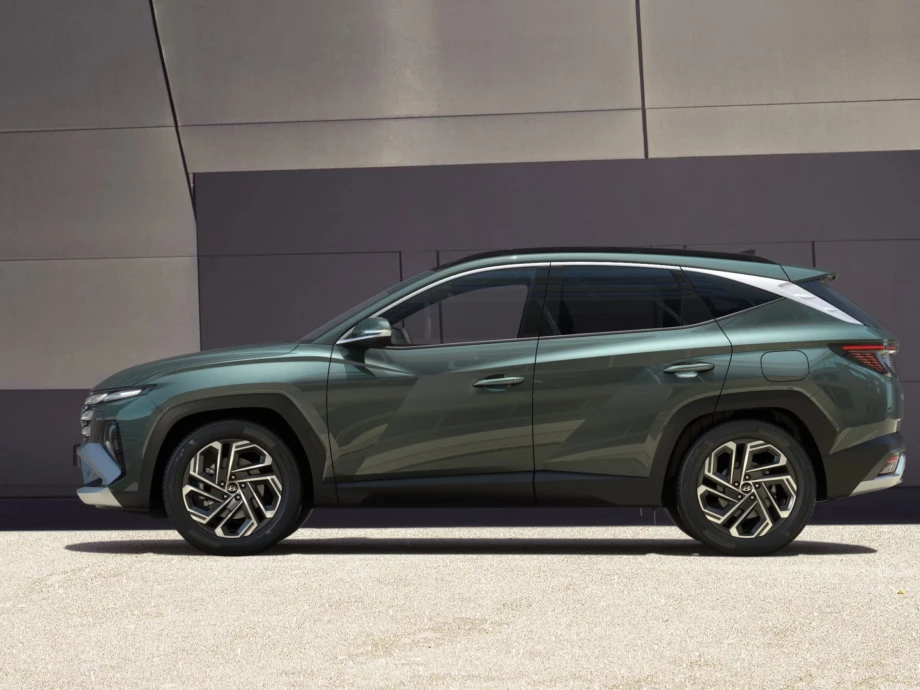 HME_NX4_PHEV_Regular_EViz_EXT_T2P-Cypress+Green+Pearl_SHOT_04_16x9.jpg Image Text