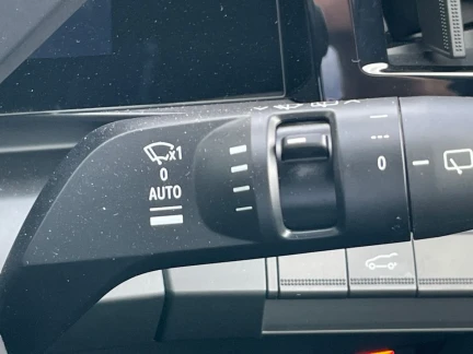 Vehicle Thumbnail 33