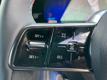 Vehicle Thumbnail 18