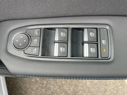 Vehicle Thumbnail 13